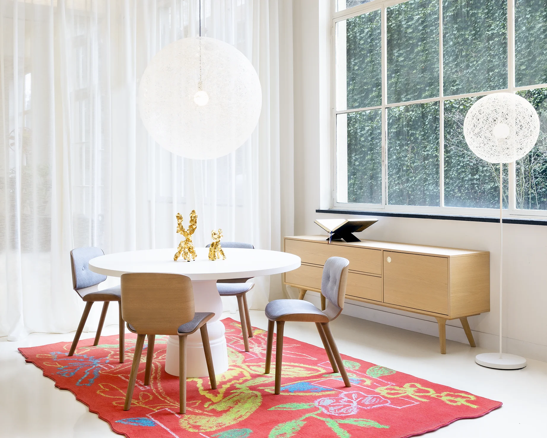 Amsterdam Brand Store with Sprouts carpet with Random Light and Container table
